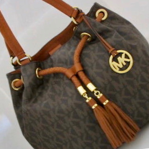 Large Jet Set Tassel Gathered Mk Signature Tote - Picture 5 of 5